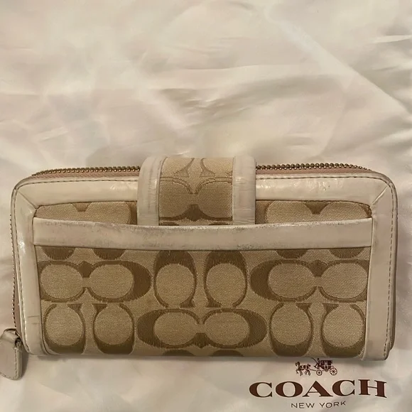 Coach signature wallet with twist lock​​ - Picture 2 of 4